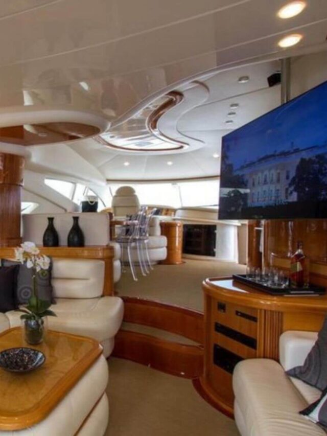 Descubra o que são inversores e a importância deles em um barco!