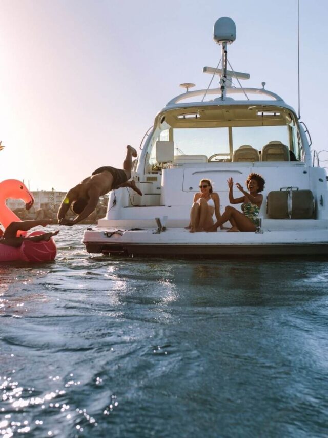Aluguel de lancha em Ilhabela: Veja onde contratar!