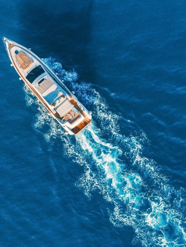 Aluguel de barco no Litoral Norte de São Paulo