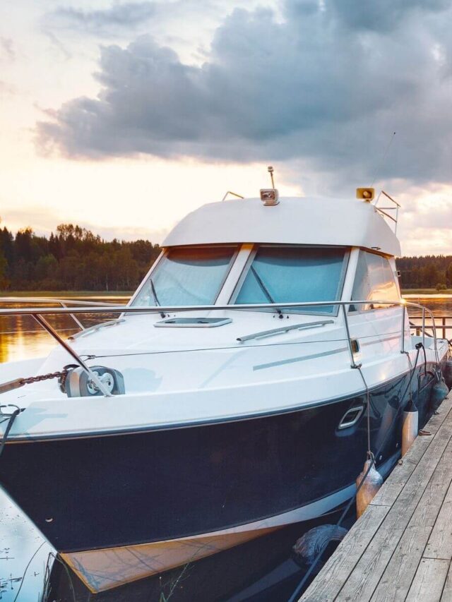 Como manobrar uma lancha? Passo a passo completo!